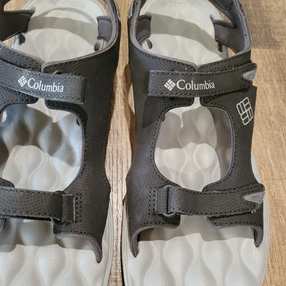 Columbia stylish black